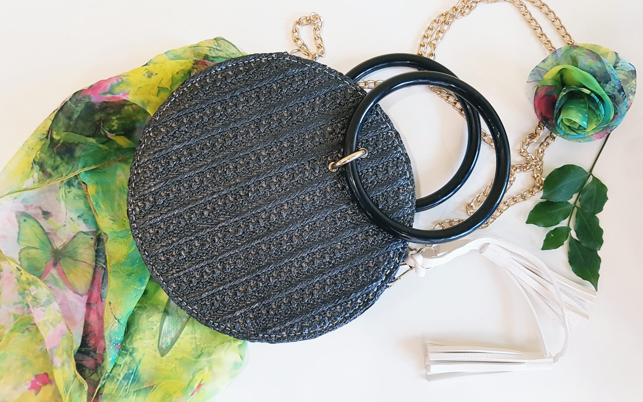 Types of Accessories: From Jewelry to Bags